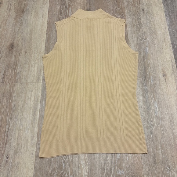 Dress Barn Sleeveless Ribbed High Neck Top Size Medium - Picture 2 of 5
